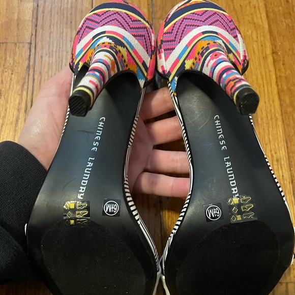 Brand new tribal style heels. Super cute with a pop of neon colors on the back. - Picture 4 of 4